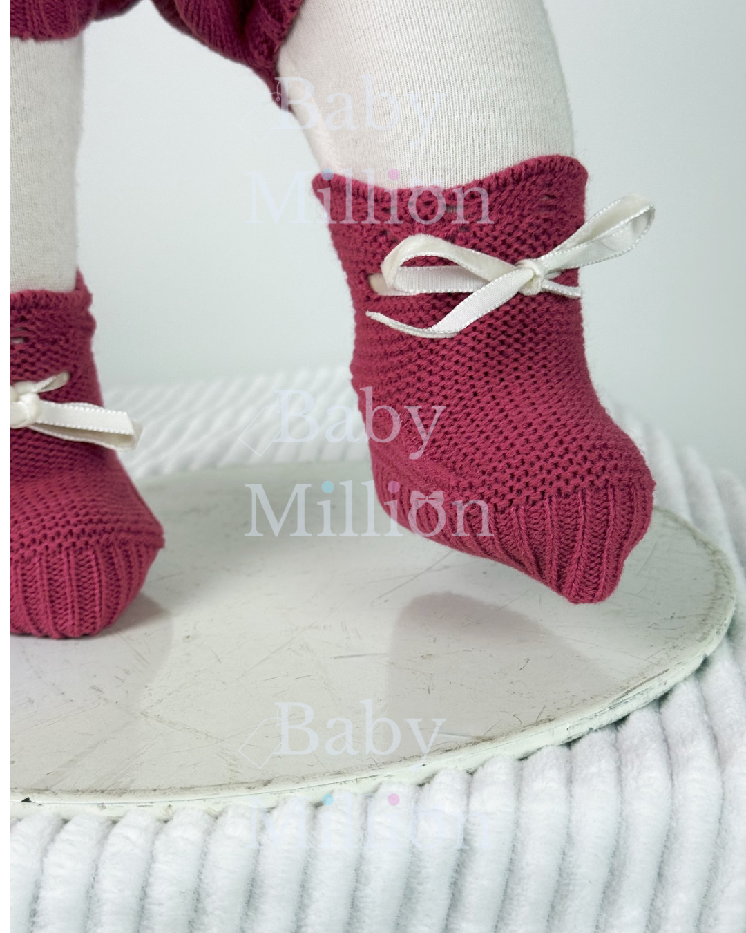 New In Mac Illusion Girls Sweater w/ Ruffle Lace Collar & Jam Pants, Hat & Booties